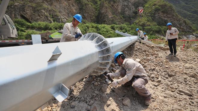 邮报：利物浦、枪手、蓝军和纽卡等队关注森林21岁后卫穆里略